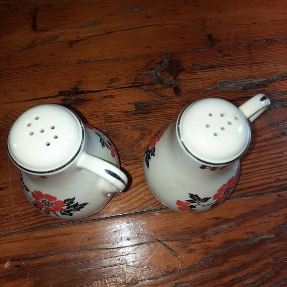 Vintage Hall Pottery Red Poppy 1930s Large Handled Salt & Pepper Shakers - Picture 2 of 3